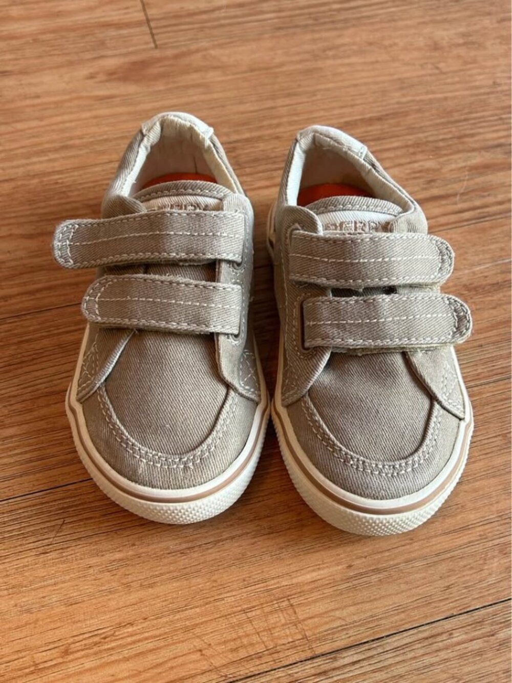 Sperry Halyard Hook & Loop Boat Shoes (size 6)